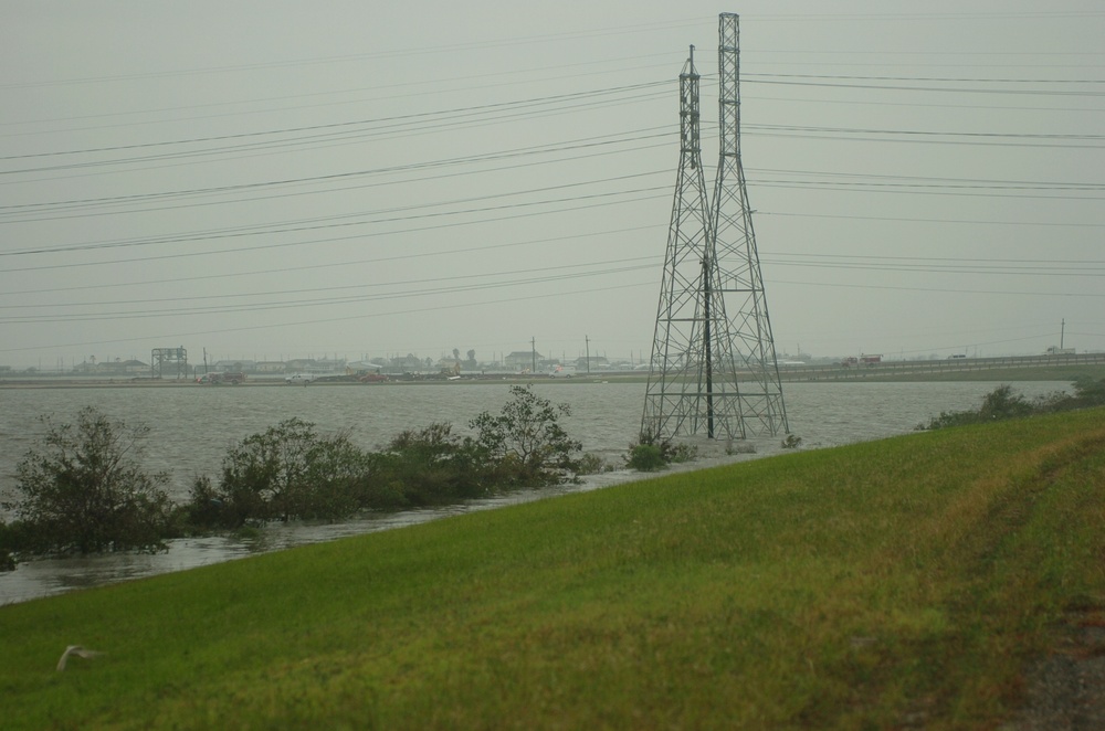 Soldiers Assist with Hurricane Ike