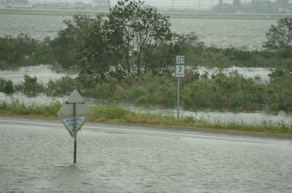 Soldiers Assist with Hurricane Ike