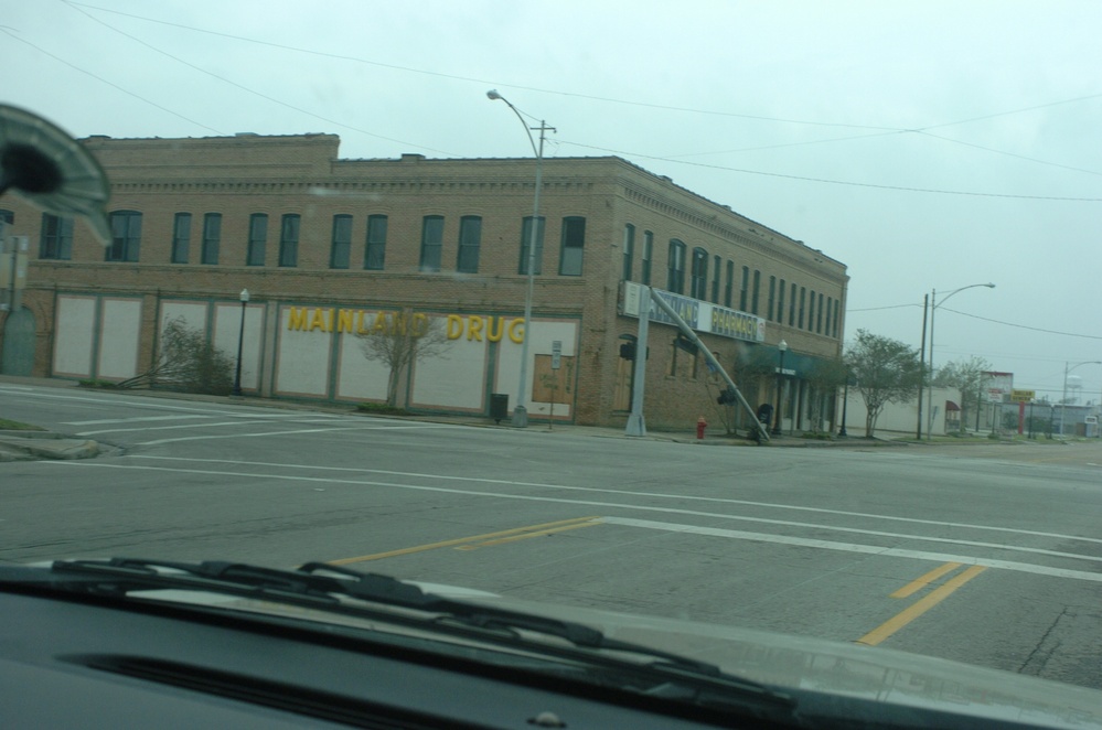 Soldiers Assist with Hurricane Ike