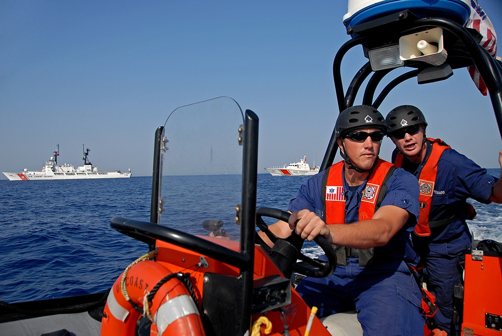 U.S. Coast Guard Cutter Dallas crewmembers, Turkish coast guardsmen train together