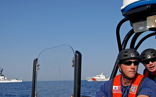 U.S. Coast Guard Cutter Dallas crewmembers, Turkish coast guardsmen train together