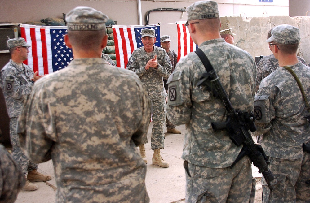 Gen. Petraeus honors Patriot Brigade Soldiers at Forward Operating Base Shield
