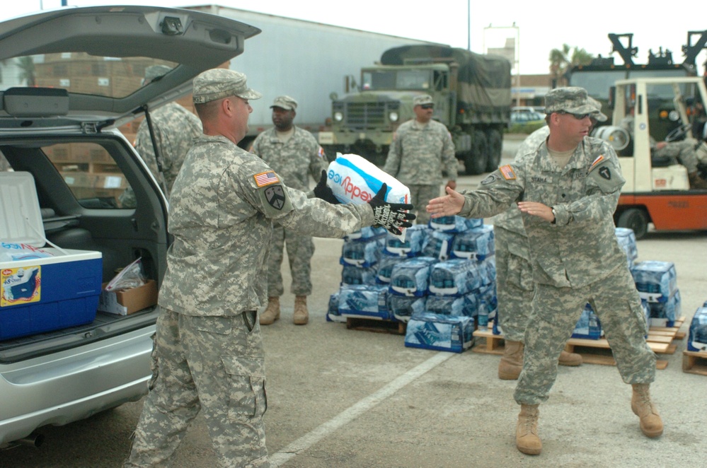 Soldiers Help Hurricane Ike Victims