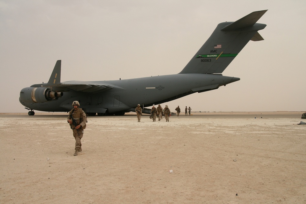 Reserve Marine Infantrymen Arrive in Iraq