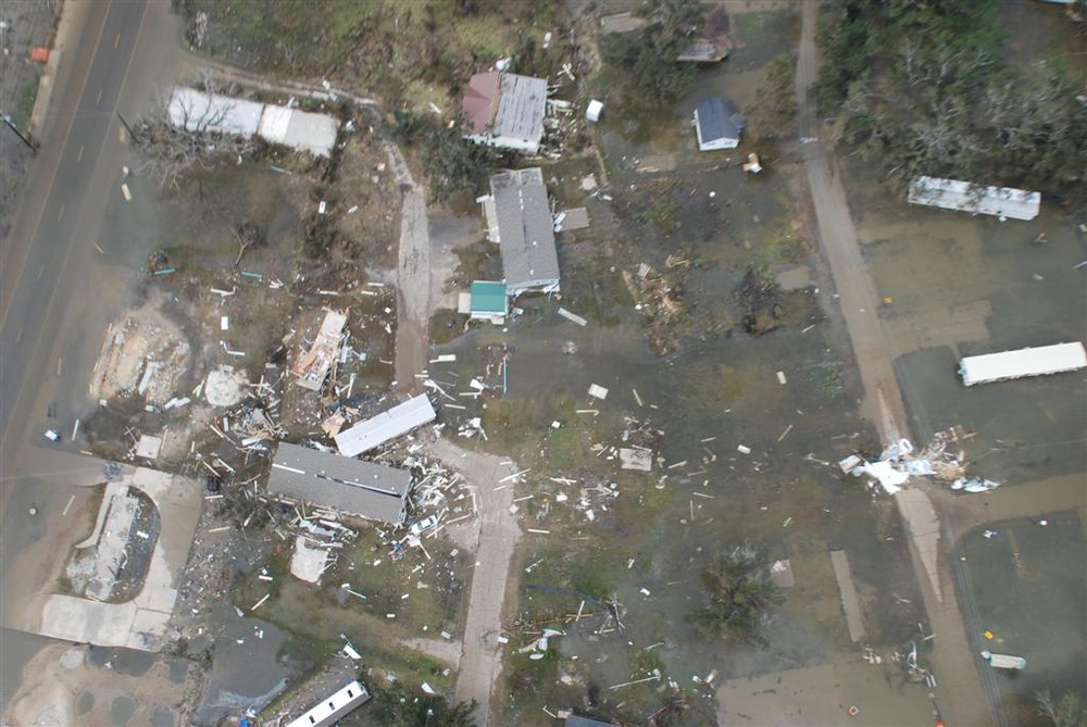 Southwest Louisiana still underwater, Soldiers help citizens at shelters