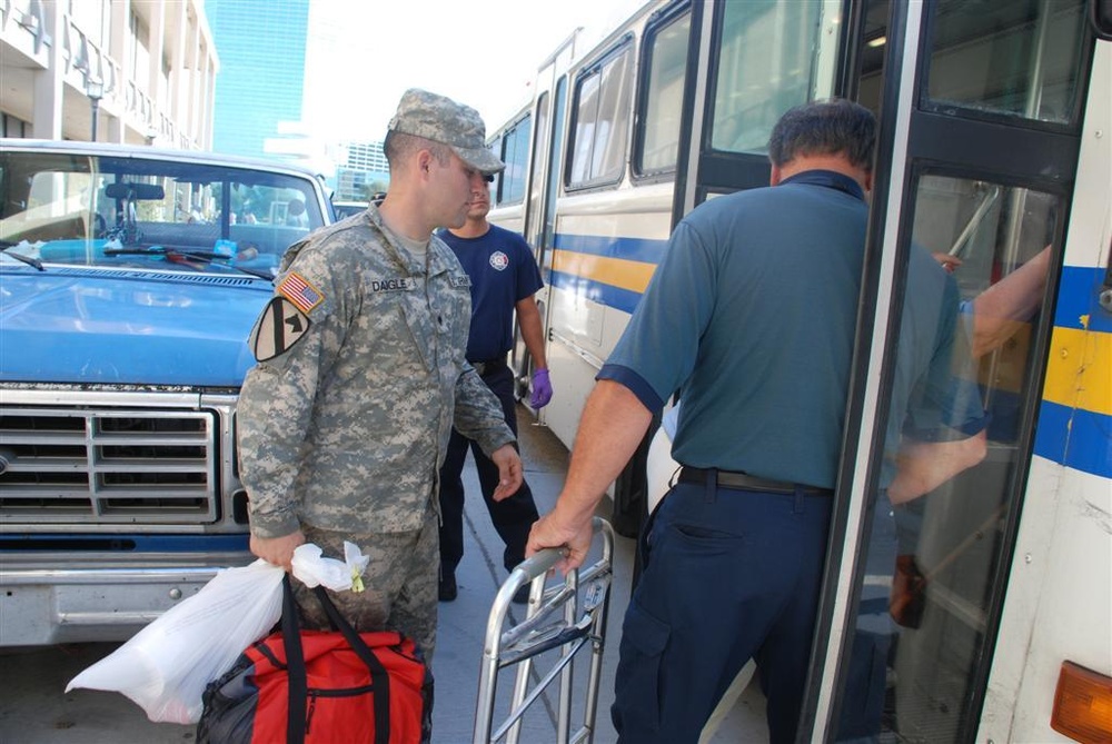 Southwest Louisiana still underwater, Soldiers help citizens at shelters