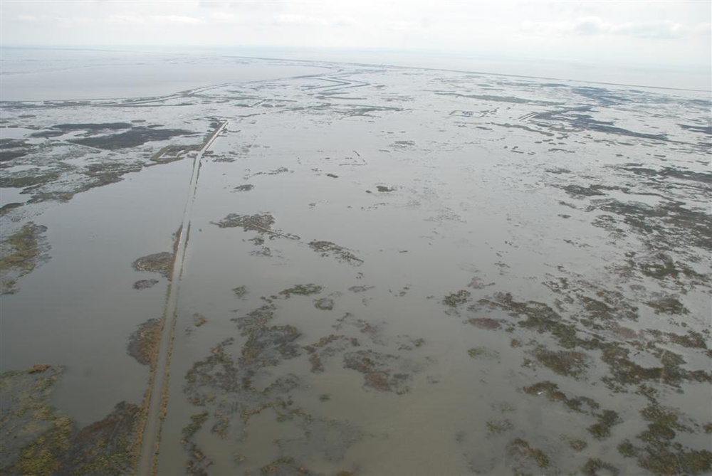 Southwest Louisiana still underwater, Soldiers help citizens at shelters