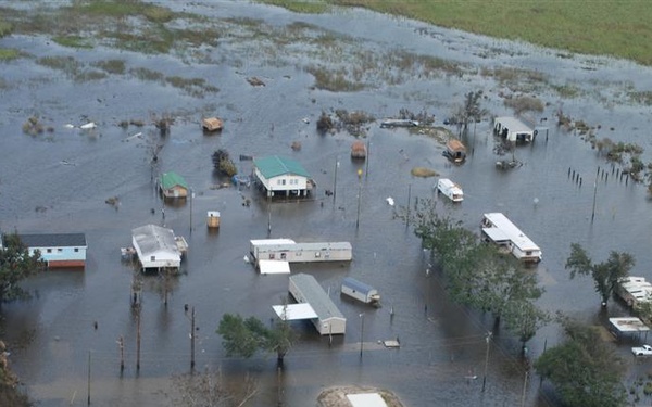 Southwest Louisiana still underwater, Soldiers help citizens at shelters