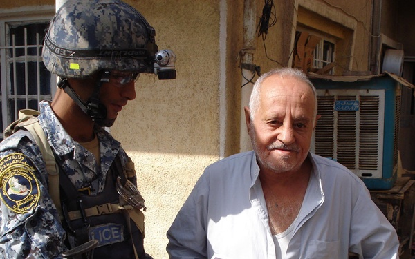 Iraqi National Police target criminals in Hayy Aamel