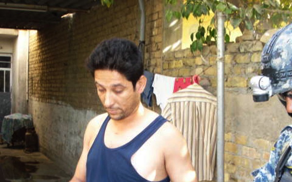 Iraqi National Police target criminals in Hayy Aamel