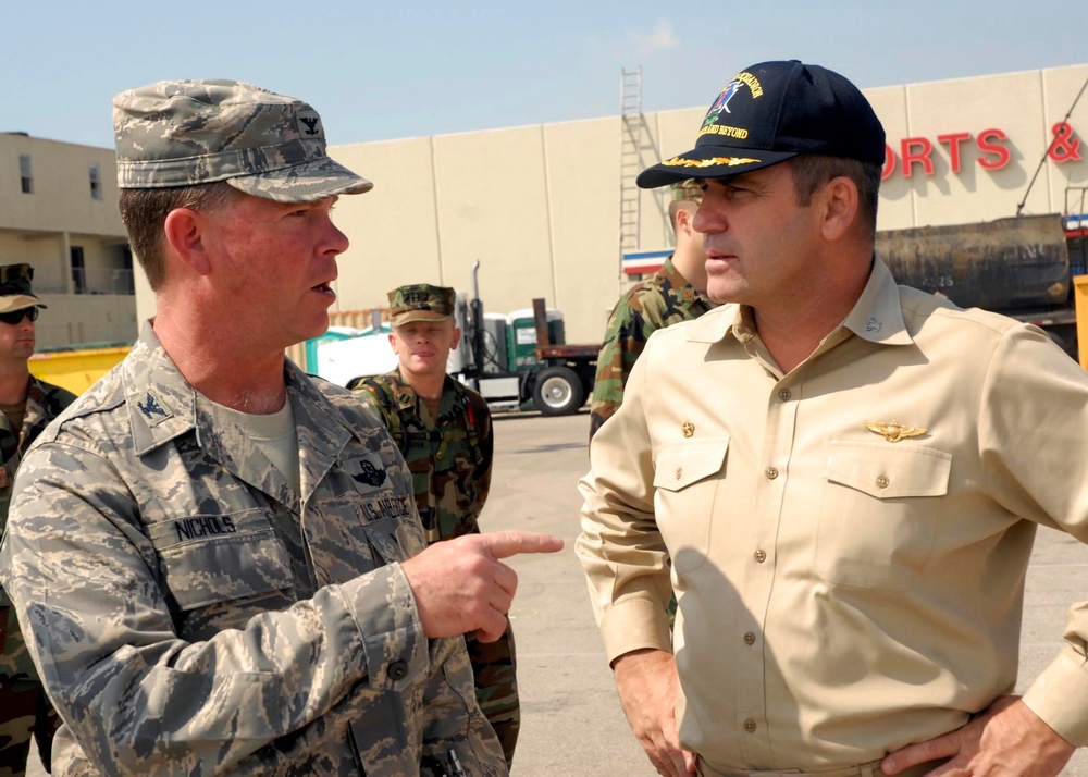 USS Nassau volunteer team arrives in Galveston to provide humanitarian assistance