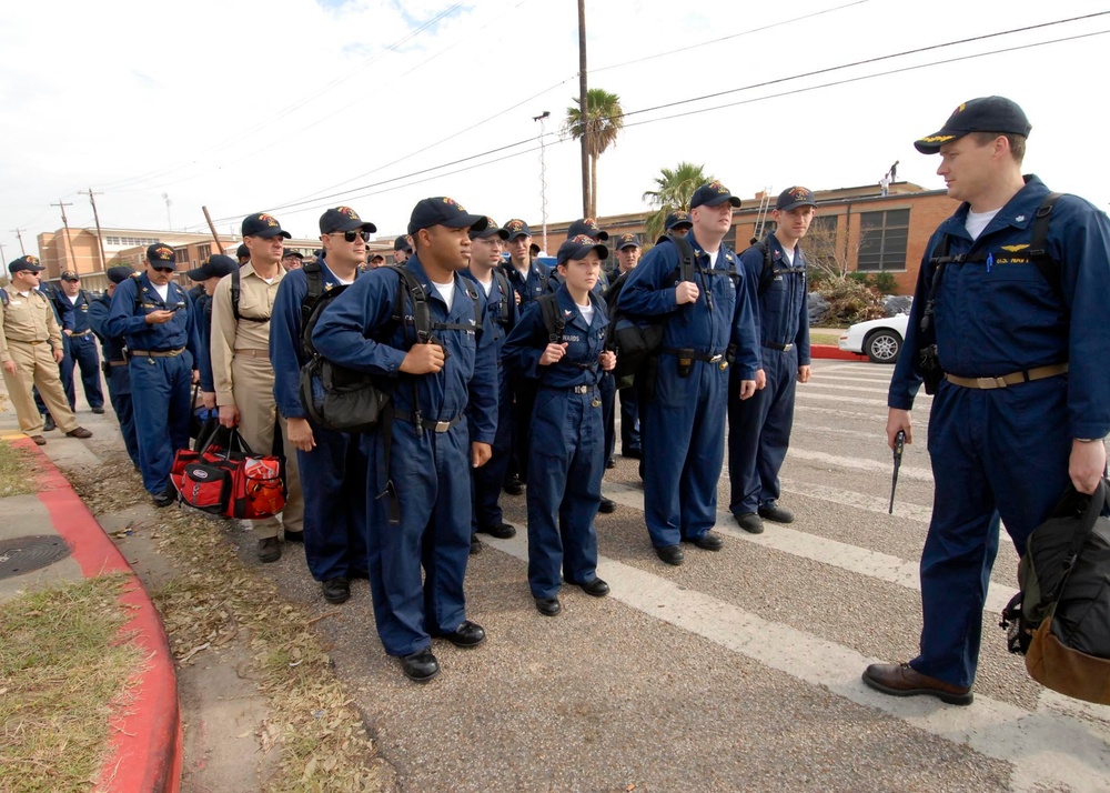 USS Nassau volunteer team arrives in Galveston to provide humanitarian assistance