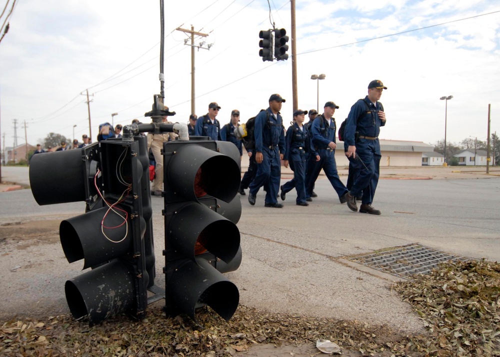 USS Nassau volunteer team arrives in Galveston to provide humanitarian assistance