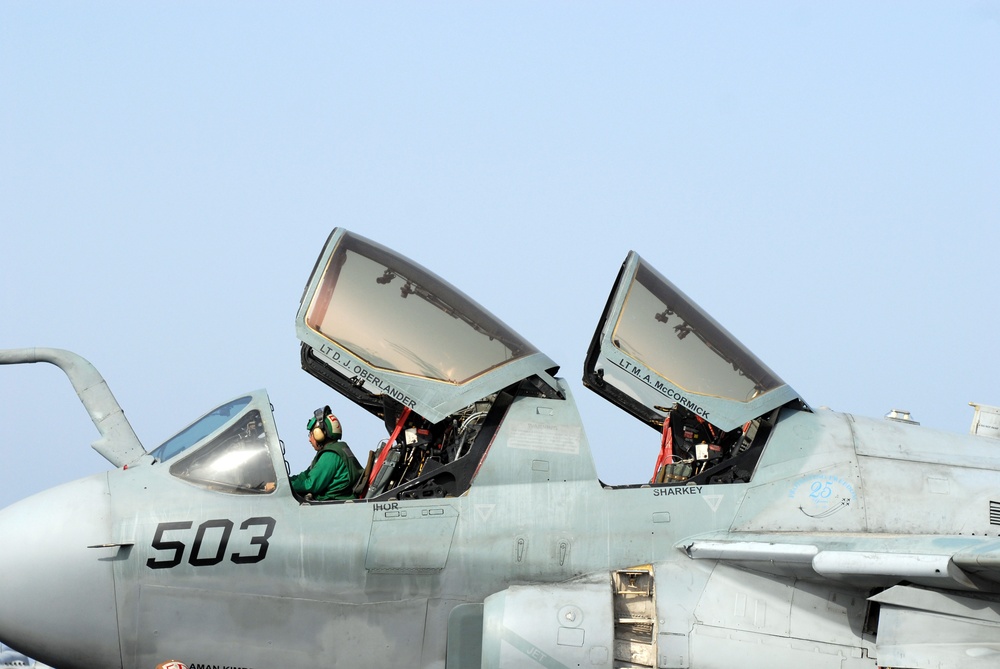 Flight deck maintenance aboard USS Ronald Reagan