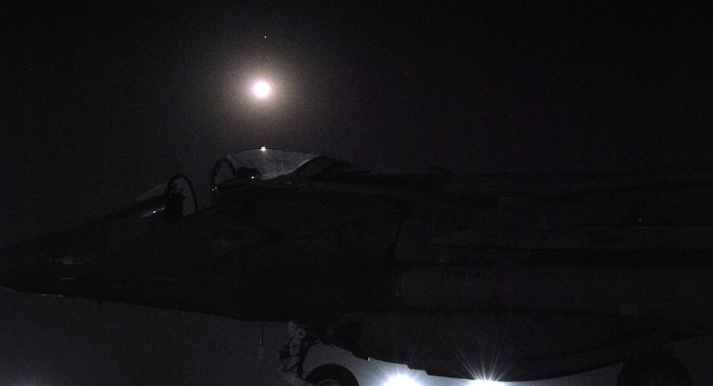 Balad Airmen Assist Marine Brothers in Arms