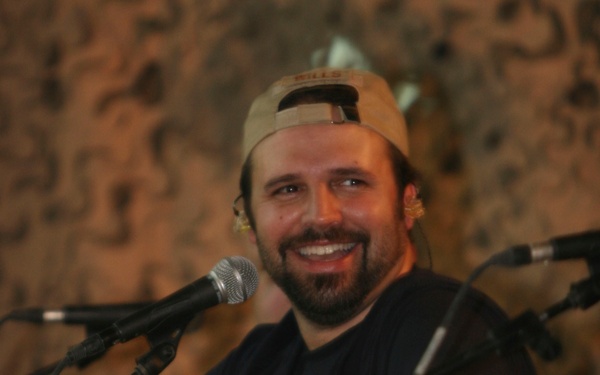 Country singers, 'Gladiator' perform for Soldiers at Joint Security Station Adl