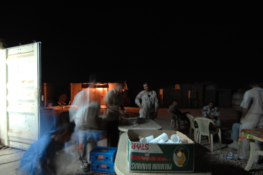 Iraqi Soldiers Observe Ramadan