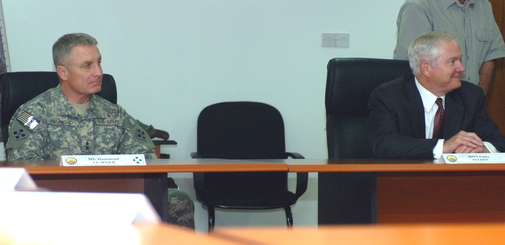Secretary of Defense visits Iraqi, Multi-National Division - Baghdad leadership