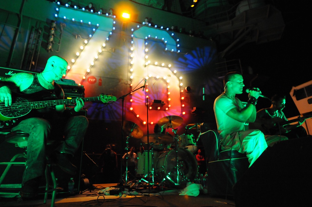 Scott Stapp performs on USS Ronald Reagan