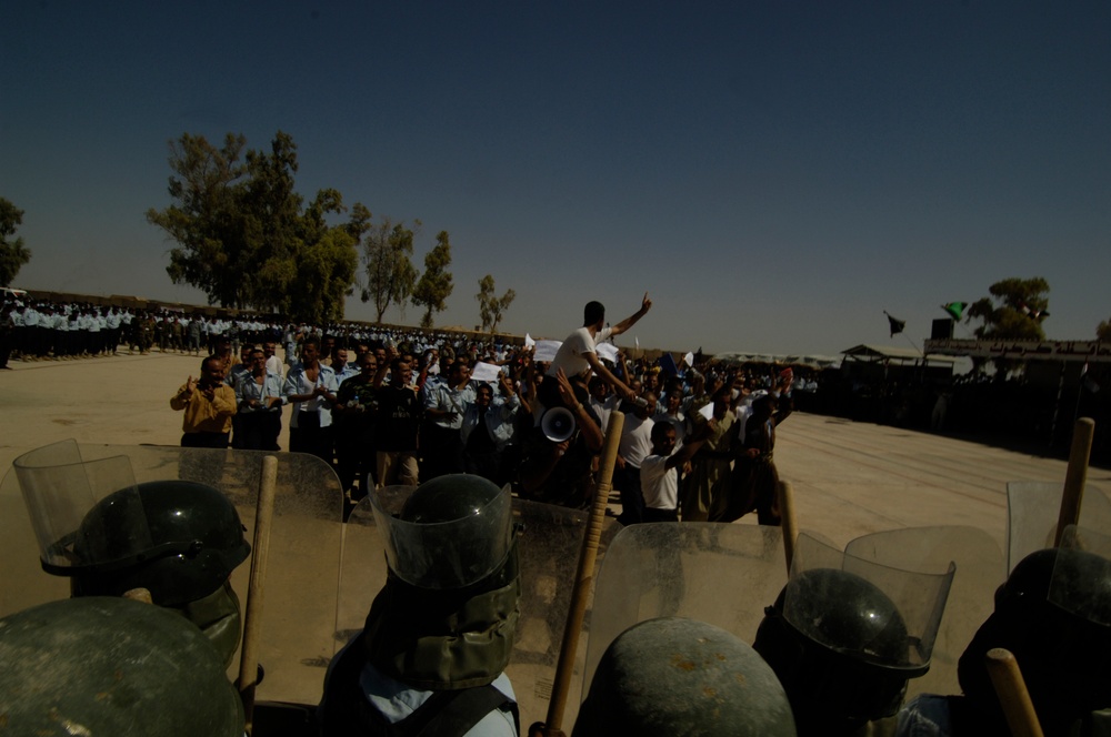 Kirkuk Police Academy Graduates 3,000