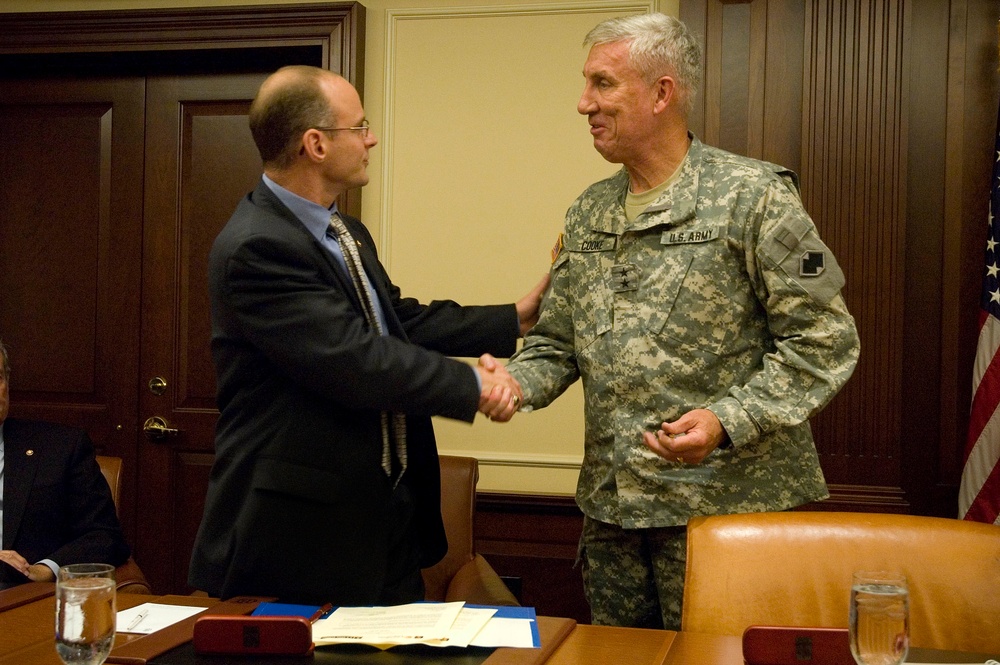 New Army Reserve Employment Initiative Builds Careers, Economy