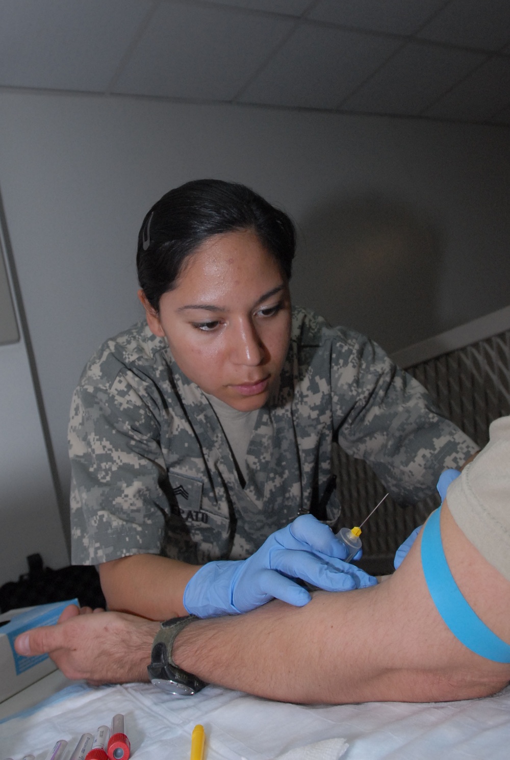 Soldiers Give the Gift of Blood in Afghanistan