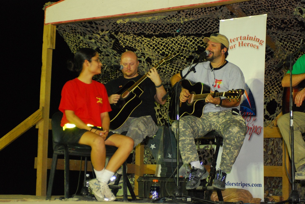 Country tour stops at FOB Delta