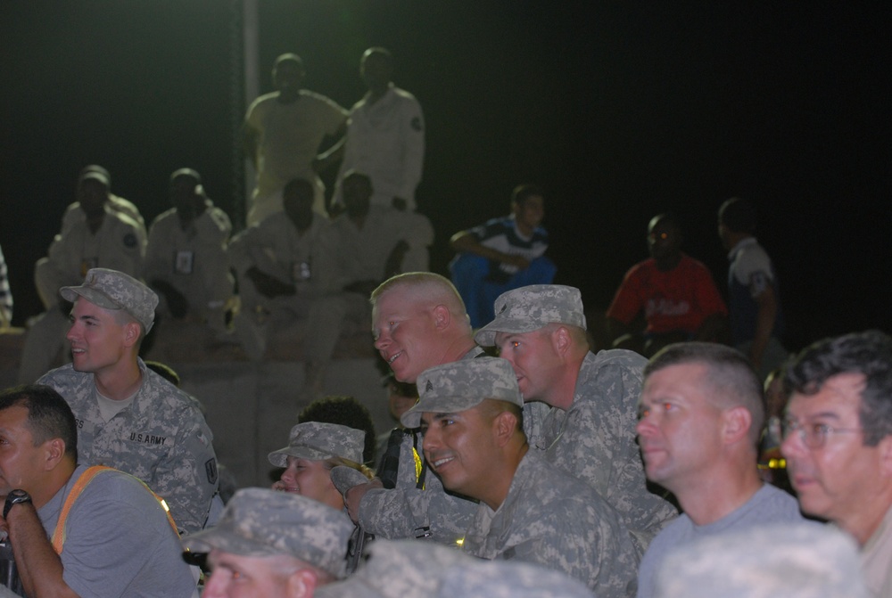 Country tour stops at FOB Delta
