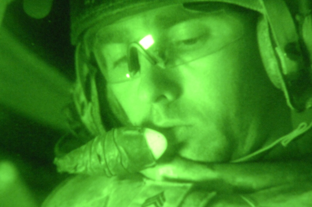 Iraqi, U.S. Soldiers Conduct Night Ops