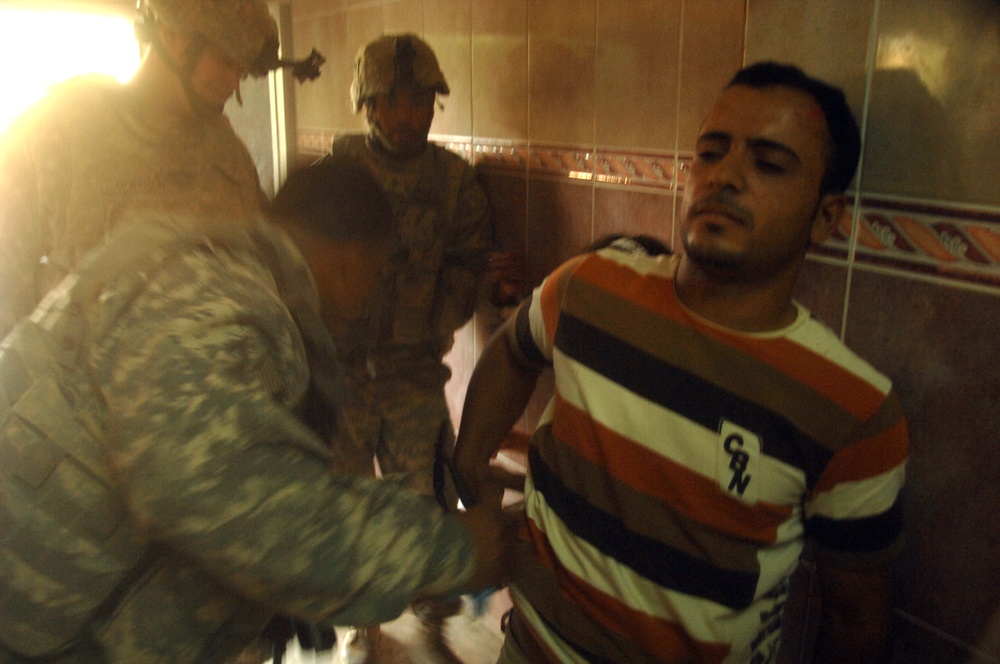 Humanitarian mission in Mahmudiyah