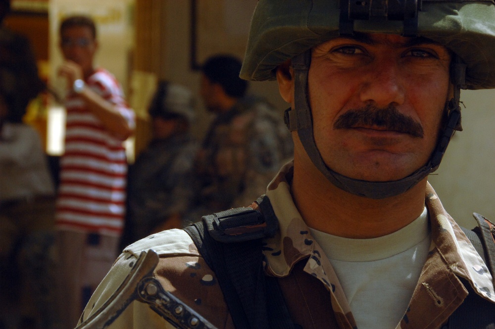 Humanitarian mission in Mahmudiyah