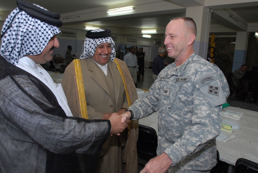 Iftar dinner helps quench hunger, maybe violence in Sadr City