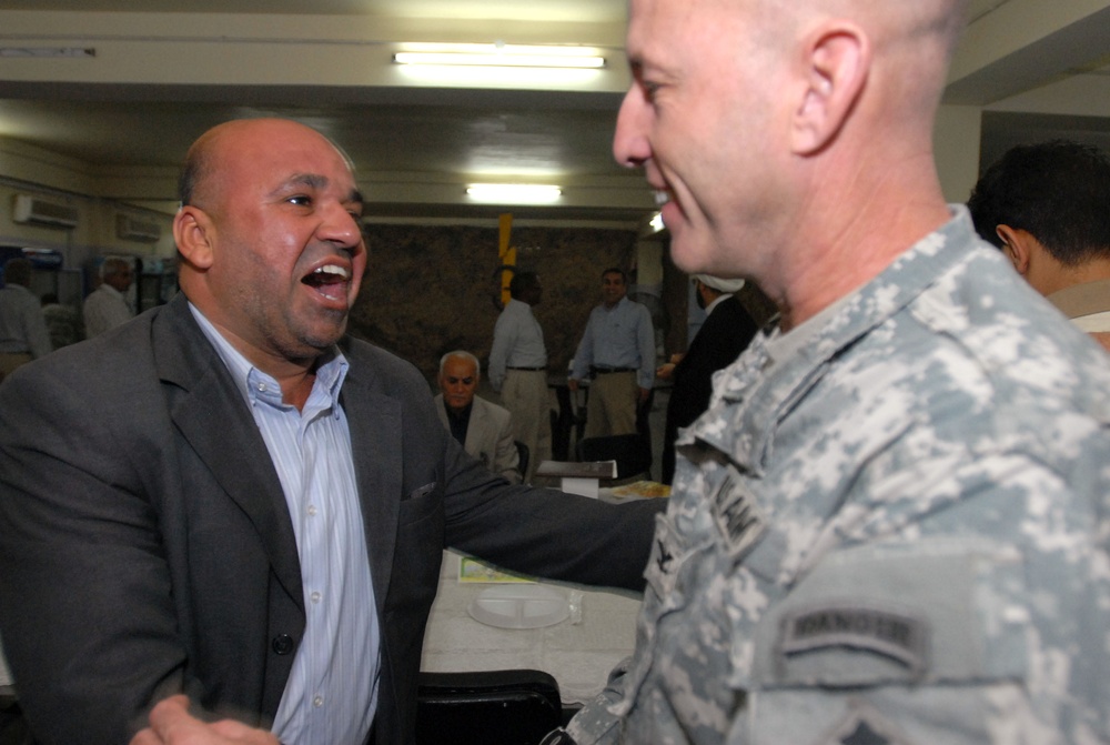 Iftar dinner helps quench hunger, maybe violence in Sadr City