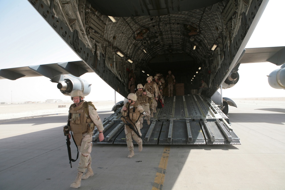 Seabees Arrive in Iraq