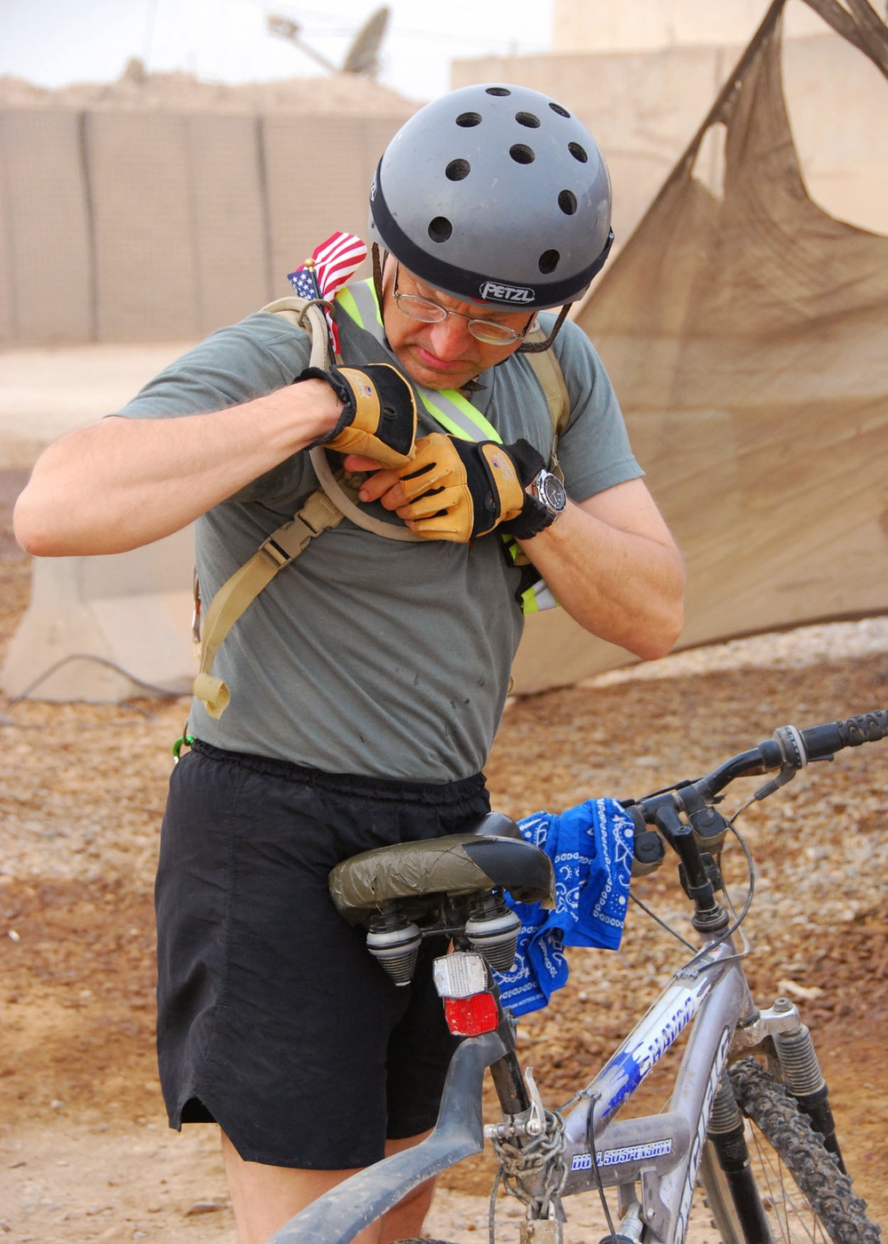 32 Soldiers participate in Honolulu Century Ride in Iraq