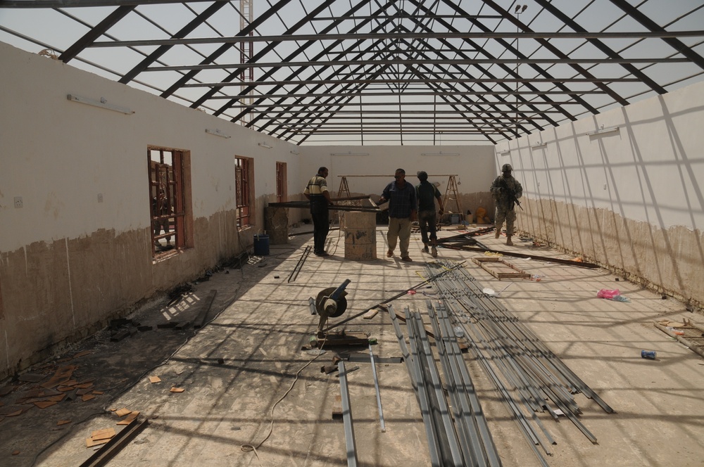 Performing Arts Theater in Sadr City Receives Face-lift