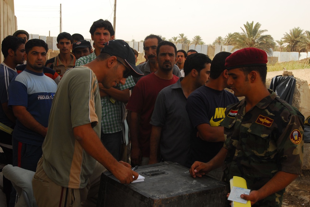 MND-B Soldiers, local leaders quell Sons of Iraq fears of dissolving security program