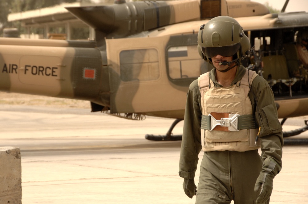 Iraqi Air Force Conducts Leaflet Drops