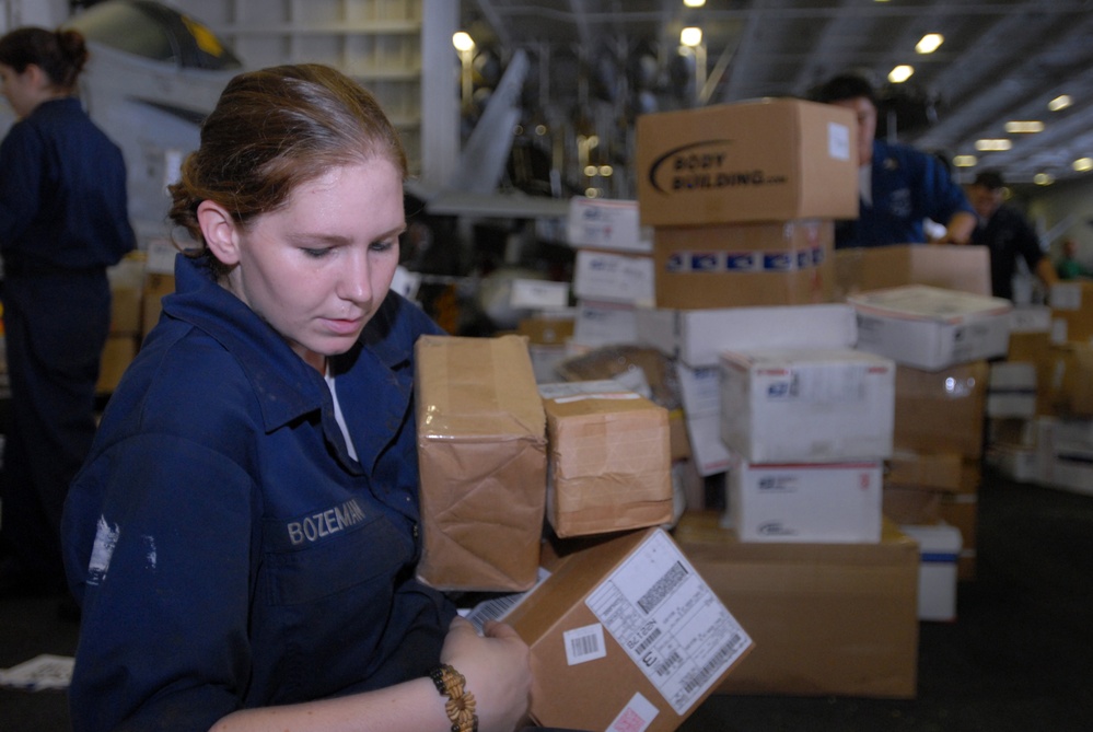 USS Ronald Reagan receives more than 85 pallets of mail