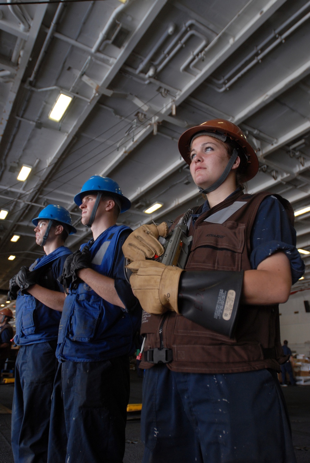 USS Ronald Reagan receives more than 85 pallets of mail