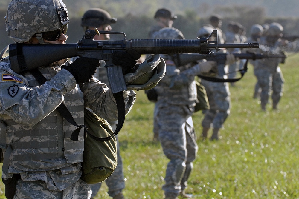 Seasoned Soldiers Pass on Their Experience