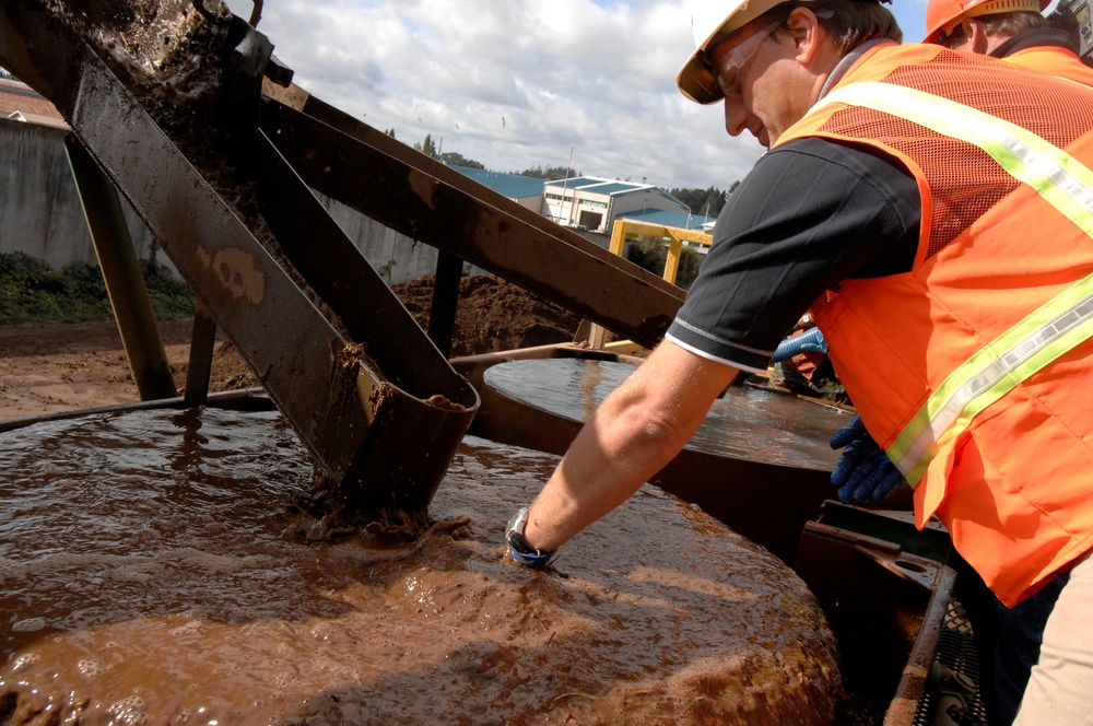Oregon Guard uses mining techniques to clean up shooting range
