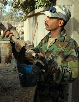 Coalition and Iraqi Army Forces conduct clearing operation