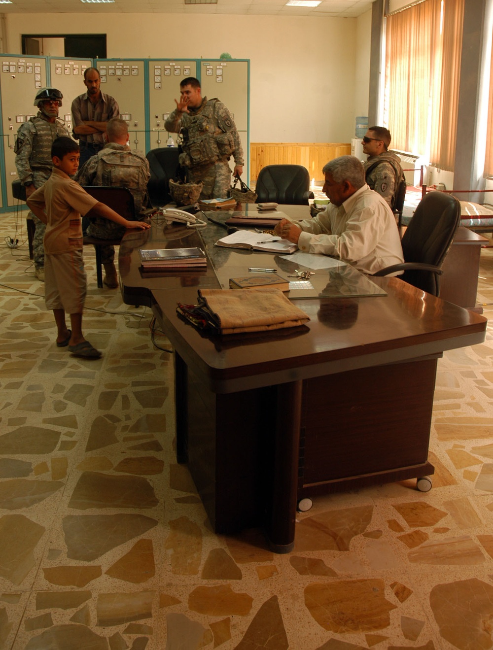 Soldiers work to power Sab al Bour