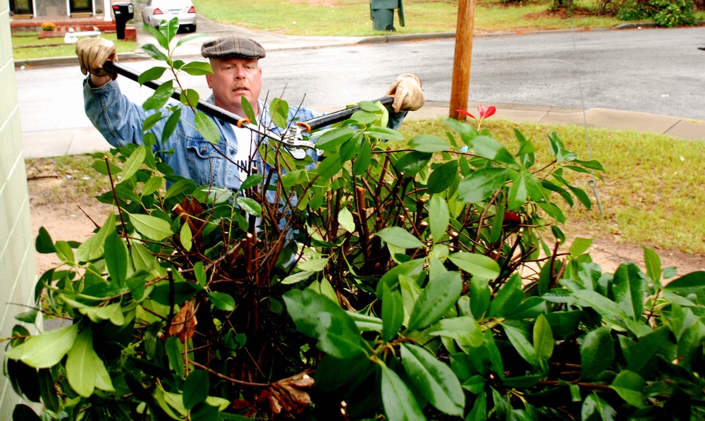81st RSC volunteers for Columbia community