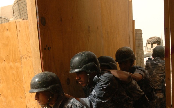 'Best of the best': Coalition trains Mahmudiyah IP District Response Team