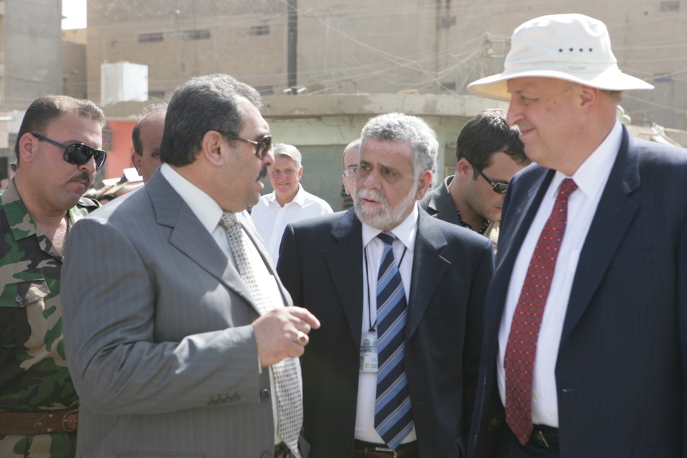 U.S. Deputy Secretary John Negroponte Visits Iraq