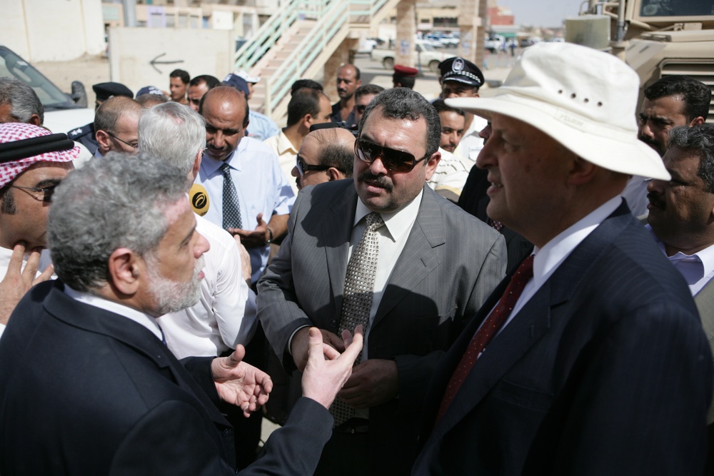 U.S. Deputy Secretary John Negroponte Visits Iraq