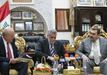 U.S. Deputy Secretary John Negroponte Visits Iraq