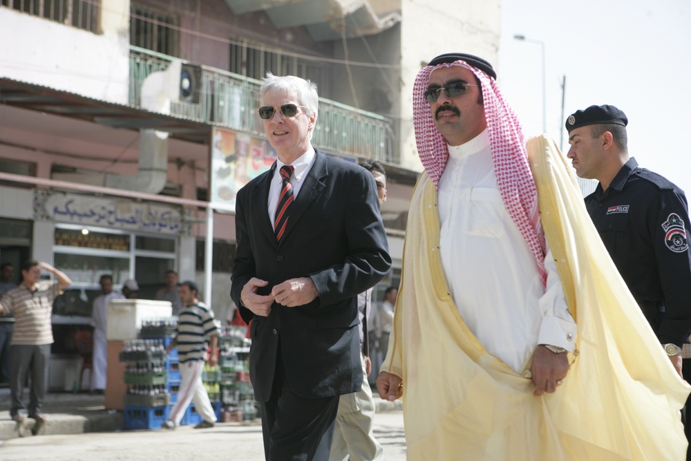 U.S. Deputy Secretary John Negroponte Visits Iraq